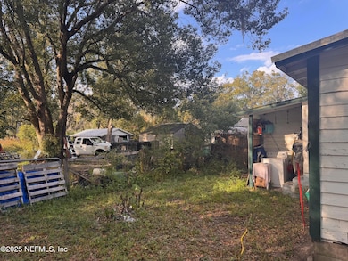 12746 Woodland Dr, Jacksonville, FL 32218 - photo 4