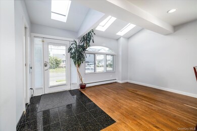 31 Alice St, Merrick, NY 11566 - photo 5