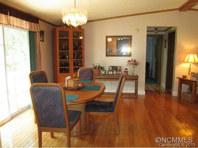 8 Naomi Dr, Hendersonville, NC 28792 - photo 4