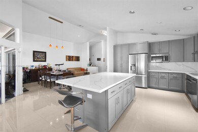 211 Cameron Ct, Weston, FL 33326 - photo 5