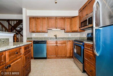 8659 Bent Arrow Ct, Springfield, VA 22153 - photo 2