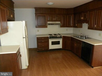 430 Martina Dr, Chambersburg, PA 17201 - photo 3