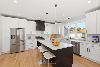 9322 S Trumbull Ave, Evergreen Park, IL 60805 - photo 4