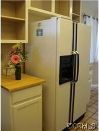 Comes with refridgerator
