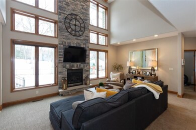 4224 Oak Leaf Ct NE, Cedar Rapids, IA 52411 - photo 5