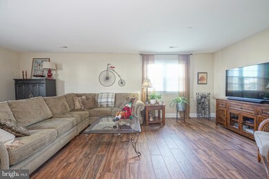 143 Covered Bridge Ct, Sewell, NJ 08080 - photo 3