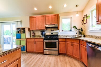 11 Strong St, Easthampton, MA 01027 - photo 6