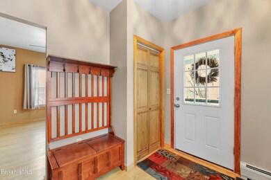 35 Whitman St, North Adams, MA 01247 - photo 4