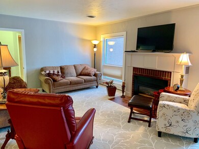LIVING ROOM<|><|>