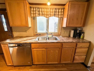 709 W Elm St, Lamar, CO 81052 - photo 5