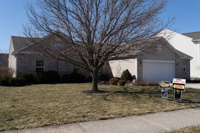 12972 Broncos Dr, Fishers, IN 46037 - photo 2