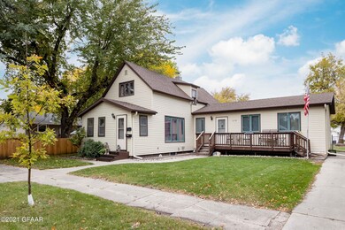 1518-8th-Ave-N-003