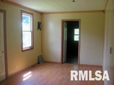 2142 W 49th St, Davenport, IA 52806 - photo 3