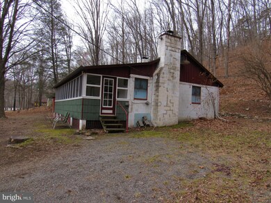 325 Compton's Ln, Great Cacapon, WV 25422 - photo 2