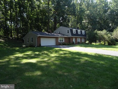 1408 Woodridge Ln, Sykesville, MD 21784 - photo 2