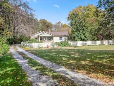 529 Hyder Allen Ln, Hendersonville, NC 28792 - photo 2