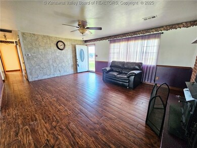 19377 Huntington Rd, Gallipolis Ferry, WV 25515 - photo 7