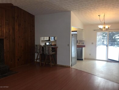 Kitchen/Dining Area