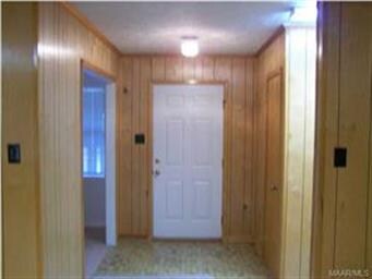 Foryer - Living Room to Right