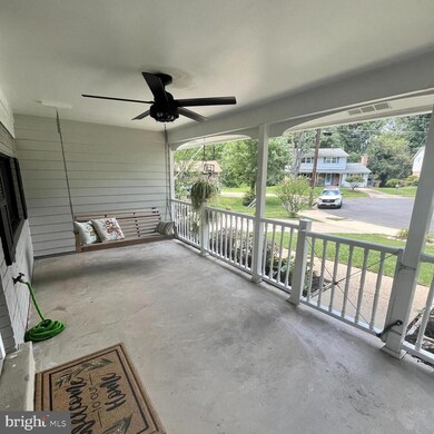 8213 Springfield Village Dr, Springfield, VA 22152 - photo 7