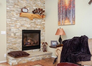 17642 Tennis Village Ct, Sunriver, OR 97707 - photo 3