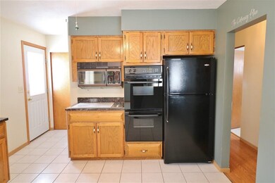 1203 6th St SW, Minot, ND 58701 - photo 5