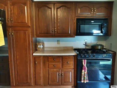 Natural gas stove