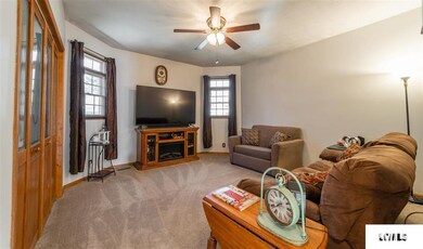 512 N Hamilton St, Lincoln, IL 62656 - photo 2