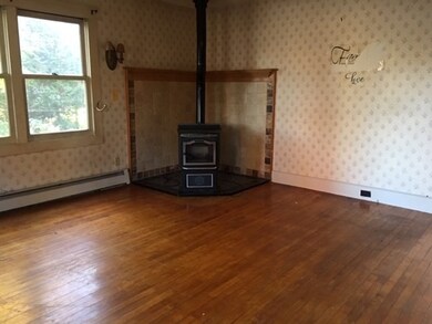 136 Maple Ave, Rutland, MA 01543 - photo 2