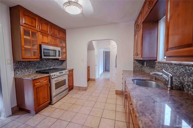 99 Durland Rd, Lynbrook, NY 11563 - photo 7