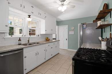 508 S Calumet Ave, Aurora, IL 60506 - photo 3