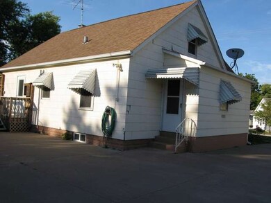 2206 Hickory Grove Rd, Davenport, IA 52804 - photo 7