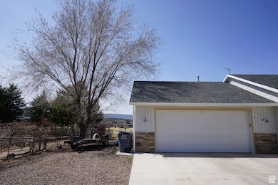 160 S 550 E unit 18, Enterprise, UT 84725 - photo 3