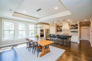 Fantastic Eating Area for All Your Gatherings