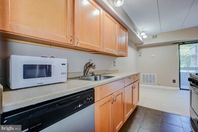 2308 Freetown Ct unit 12C, Reston, VA 20191 - photo 6