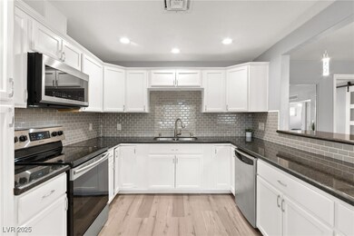 2312 S 6th St, Las Vegas, NV 89104 - photo 3