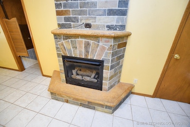 1208 SW 14th Ct, Wagoner, OK 74467 - photo 5