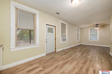 902 Louie Ln, Yutan, NE 68073 - photo 7