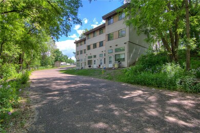 205 Galloway Ct unit 4, Menomonie, WI 54751 - photo 3