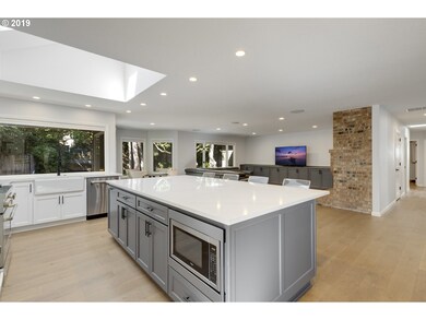 5685 Charles Cir, Lake Oswego, OR 97035 - photo 3