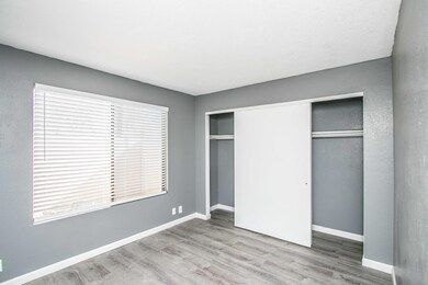 1077 W 1st-15