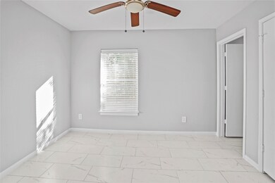 1803 Oak St unit 11, La Marque, TX 77568 - photo 6