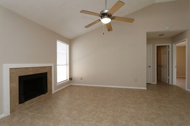 8406 Country View Dr, Houston, TX 77040 - photo 4