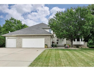 Stunning custom built 5 bedroom 4 bathroom walkout