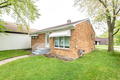 1101 Pine St, Waukegan, IL 60085 - photo 5