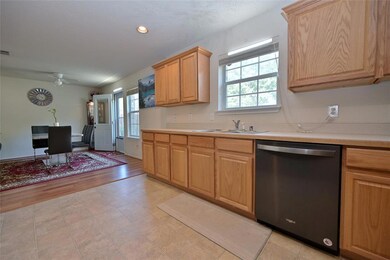 1712 Haven Dr, Bedford, TX 76022 - photo 4