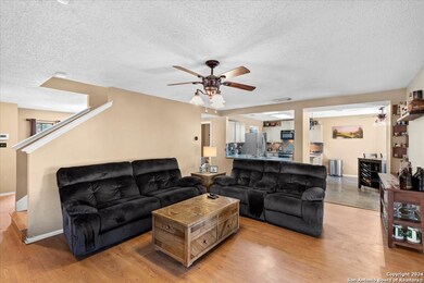 9907 Autumn Dawn, Converse, TX 78109 - photo 4