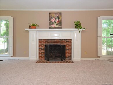 307 Montgomery Dr, Statesville, NC 28625 - photo 6