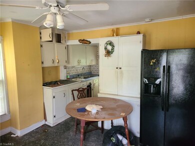 633 Oliver St, Ramseur, NC 27316 - photo 2