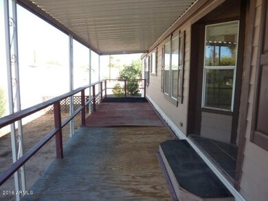 023-322719 Covered porch additional view